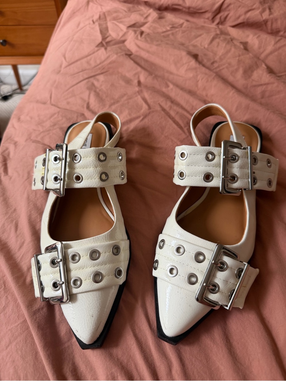 Steve Madden White Pointed Buckle Strap Flats